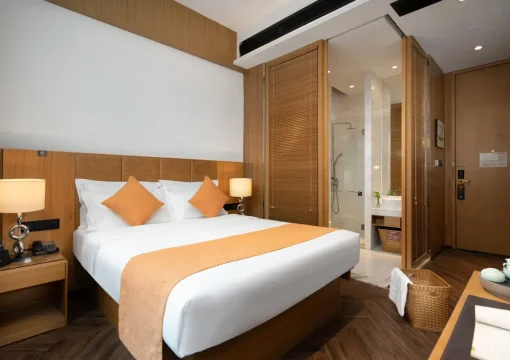 VIP-Business-Zimmer (Kung-Fu-Teeservice + Minikühlschrank)