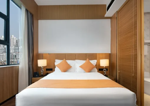 VIP-Business-Zimmer (Kung-Fu-Teeservice + Minikühlschrank)